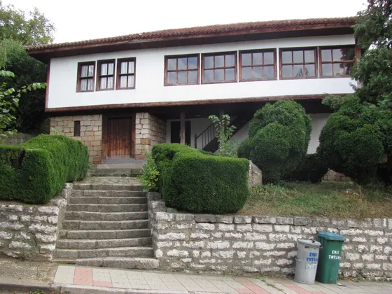 Пановата къща, в която се помещава Историческият музей